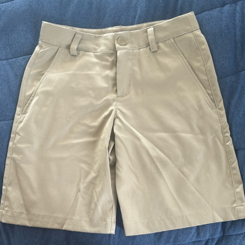 Performance Khaki youth shorts Size Youth Small Under Armour